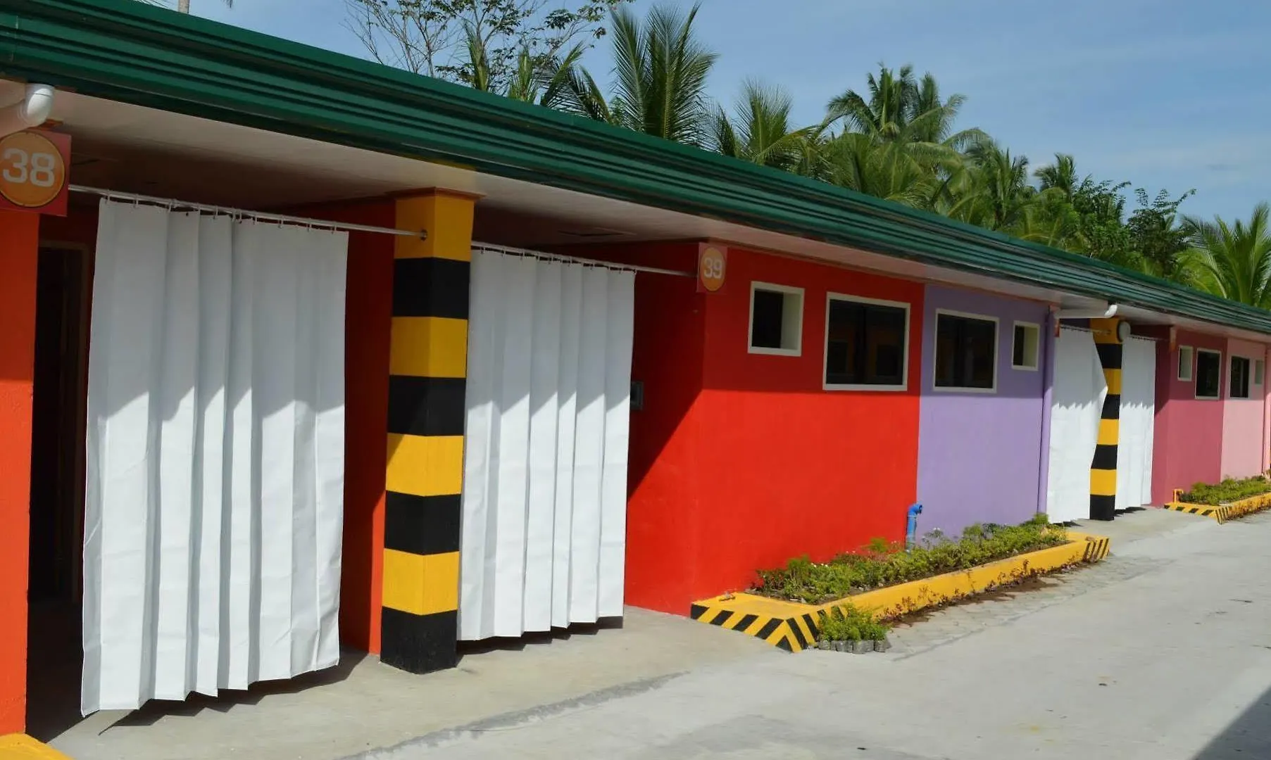 Rainbow Romanz Garden Inn Tagum